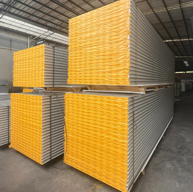 Magnesium oxysulfide sandwich panel