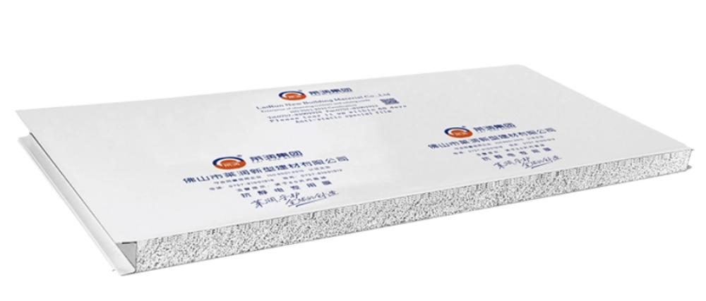 Silica rock sandwich panel